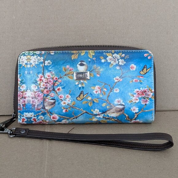 Guess Women's Pockets Zip Around  Prints Wallet Clutch Multi-Color - Picture 1 of 11